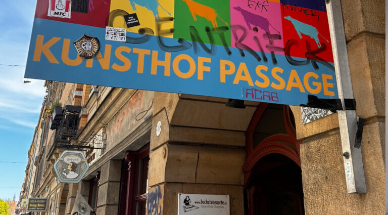 Eingangsschild zur Kunsthofpassage